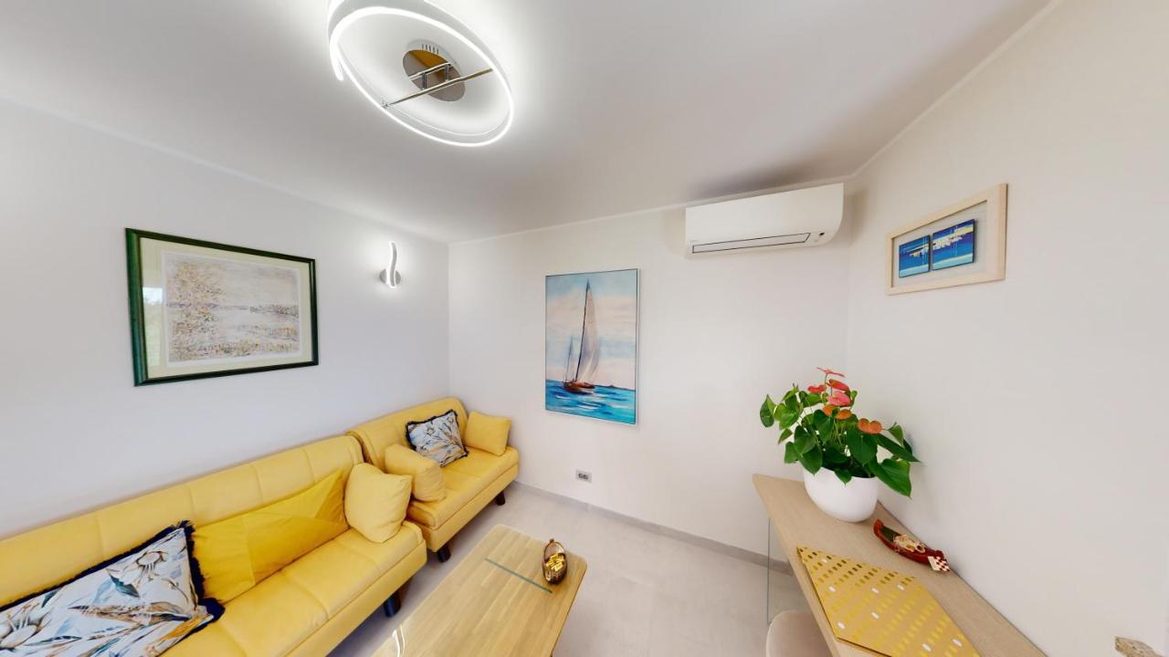 Apartment Design Emerald *