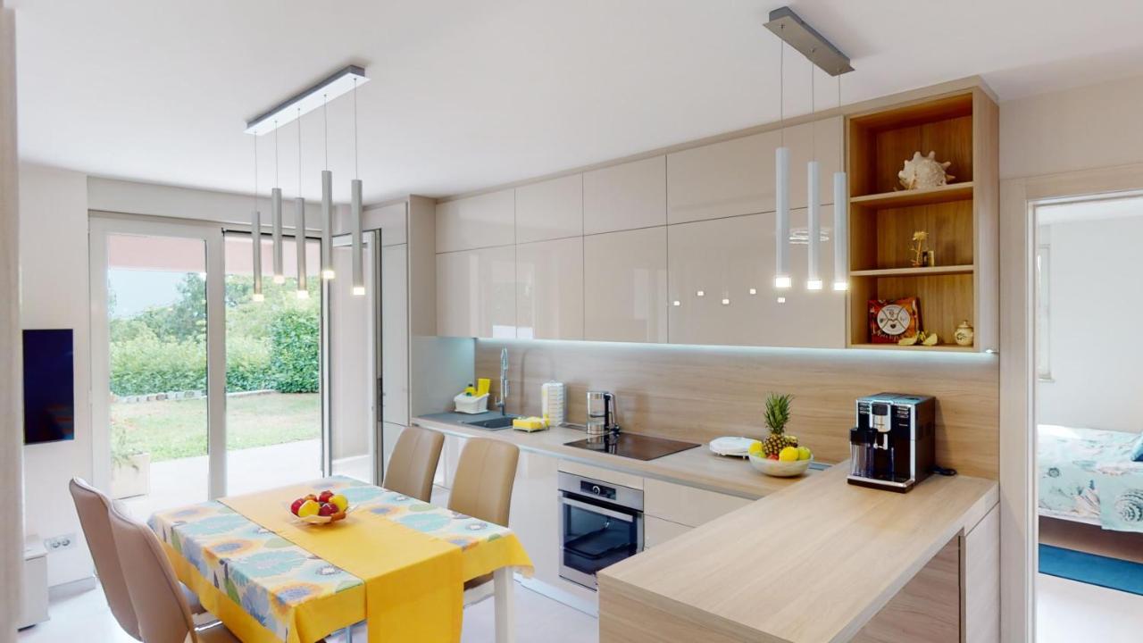 Apartment Design Emerald Viskovo