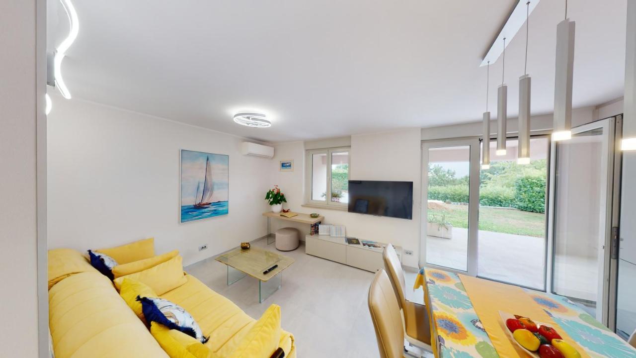 Design Emerald Apartment *